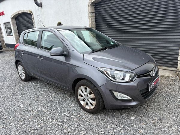 Hyundai i20 Hatchback, Petrol, 2014, Grey