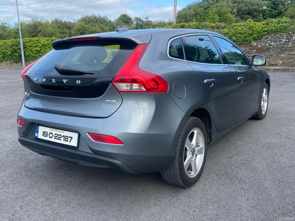 Volvo V40 Hatchback, Diesel, 2016, Grey