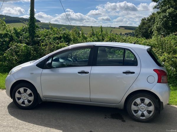 Toyota Yaris Hatchback, Petrol, 2006, Silver