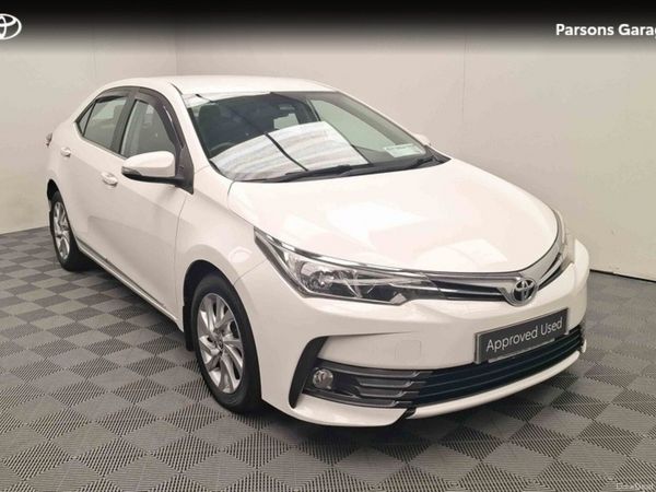 Toyota Corolla Saloon, Diesel, 2017, White
