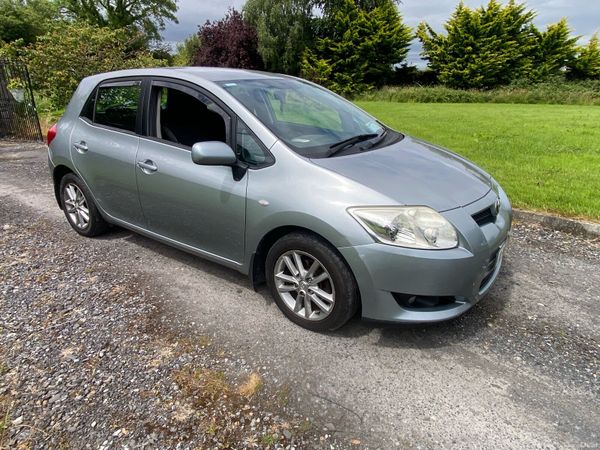 Toyota Auris Hatchback, Petrol, 2010, Silver
