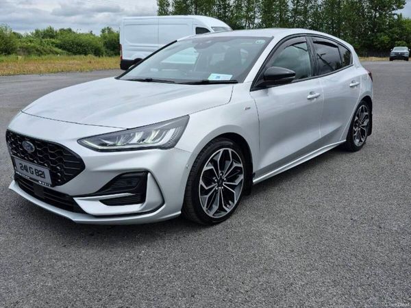Ford Focus Hatchback, Diesel, 2024, Grey