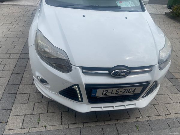 Ford Focus Hatchback, Petrol, 2012, White