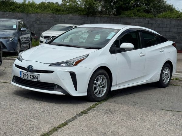 Toyota Prius Hatchback, Petrol Hybrid, 2021, White