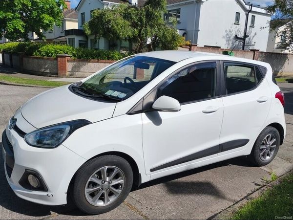 Hyundai i10 Hatchback, Petrol, 2016, White