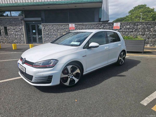 Volkswagen Golf Hatchback, Petrol, 2014, White