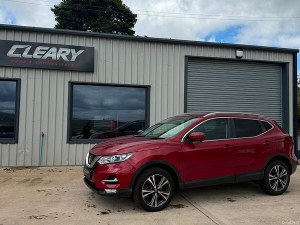 Nissan Qashqai SUV, Diesel, 2018, Red