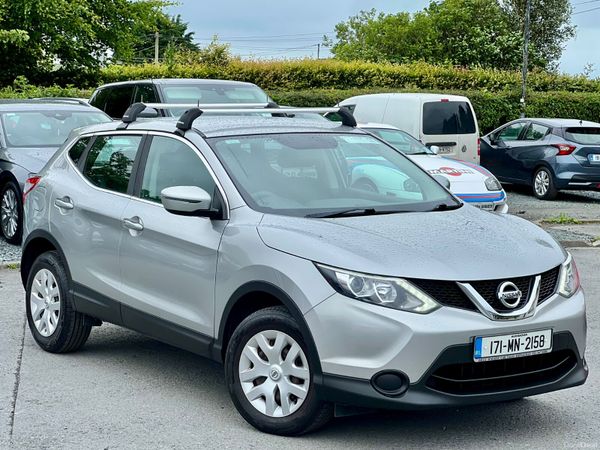 Nissan Qashqai SUV, Diesel, 2017, Silver