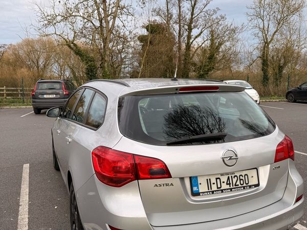 Opel Astra MPV, Diesel, 2011, Silver