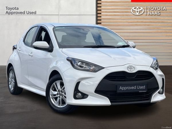 Toyota Yaris Hatchback, Petrol, 2024, White