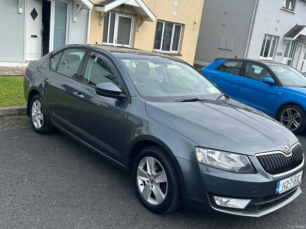 Skoda Octavia Hatchback, Diesel, 2014, Grey