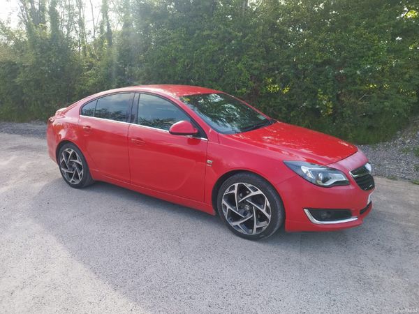 Vauxhall Insignia Hatchback, Diesel, 2016, Red