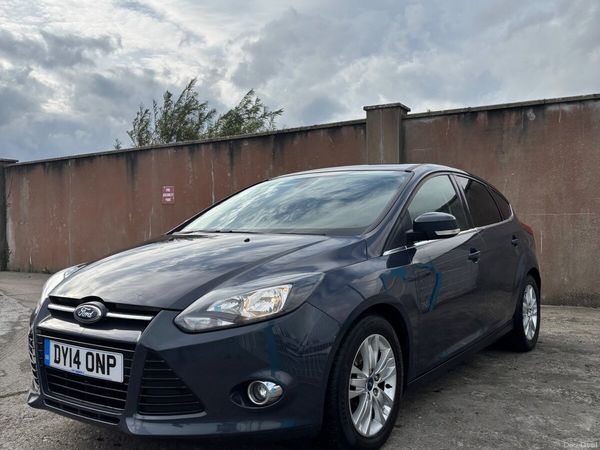 Ford Focus Hatchback, Petrol, 2014, Grey