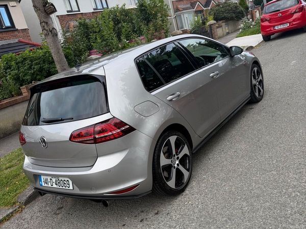Volkswagen Golf Hatchback, Petrol, 2014, Silver
