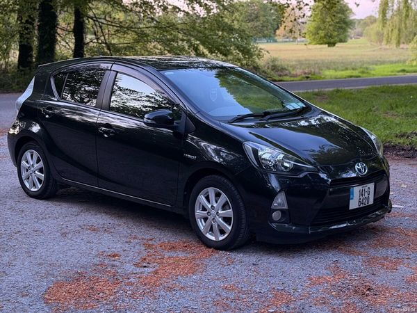 Toyota Aqua Hatchback, Petrol Hybrid, 2014, Black