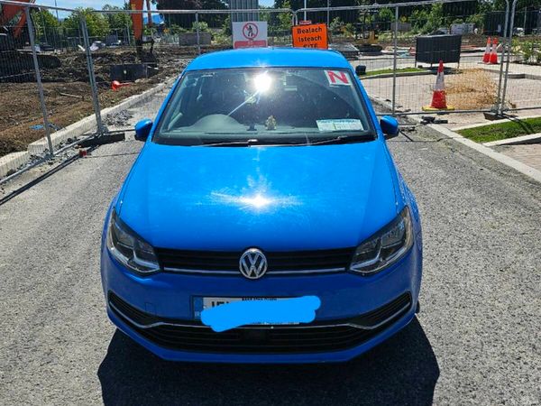 Volkswagen Polo Hatchback, Petrol, 2015, Blue