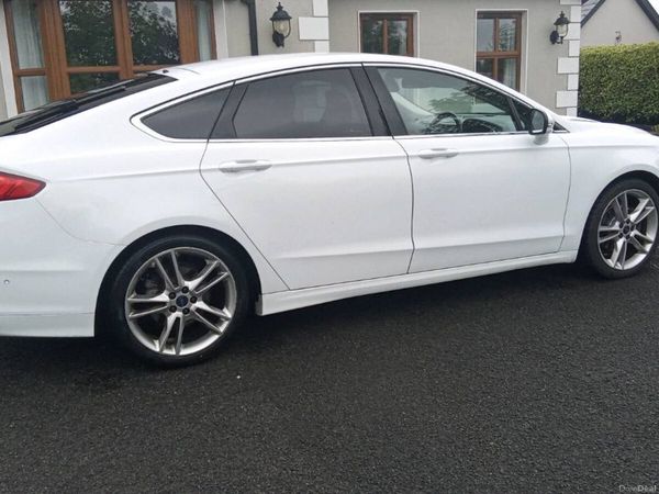 Ford Mondeo Hatchback, Diesel, 2015, White