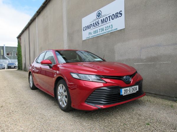 Toyota Camry Saloon, Petrol Hybrid, 2020, Red
