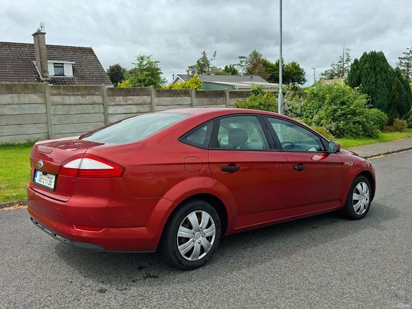 Ford Mondeo Saloon, Petrol, 2008, Red