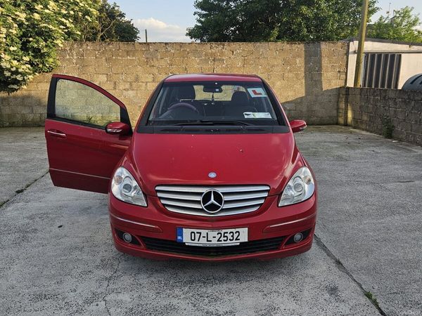 Mercedes-Benz B-Class MPV, Petrol, 2007, Red