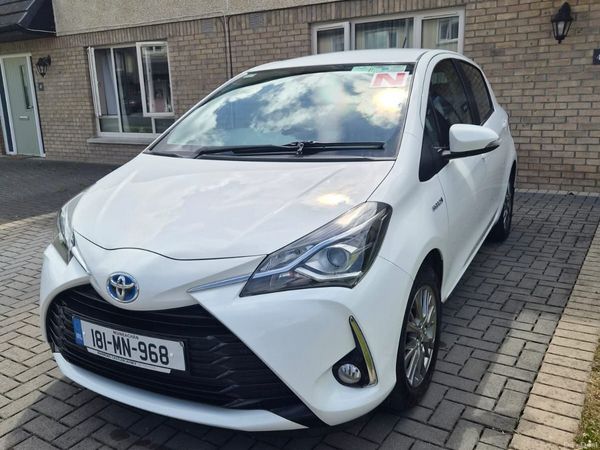 Toyota Yaris MPV, Petrol Hybrid, 2018, White