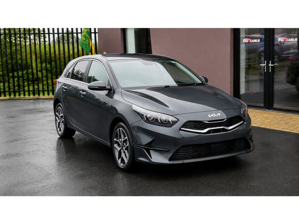 Kia Ceed Hatchback, Petrol, 2023, Grey