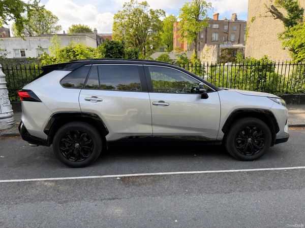 Toyota RAV4 SUV, Petrol Hybrid, 2022, Grey