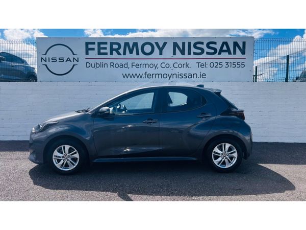 Toyota Yaris Hatchback, Petrol Hybrid, 2023, Grey