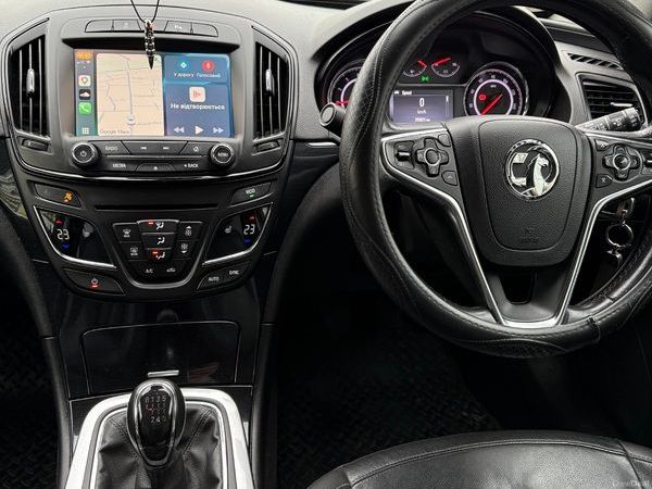 Vauxhall Insignia Hatchback, Diesel, 2016, Black