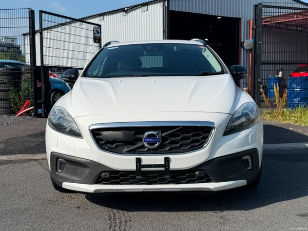 Volvo V40 Hatchback, Petrol, 2013, White