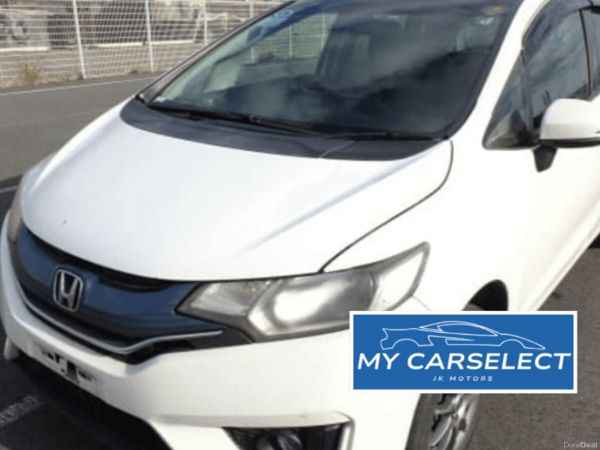 Honda Fit Hatchback, Petrol, 2015, White