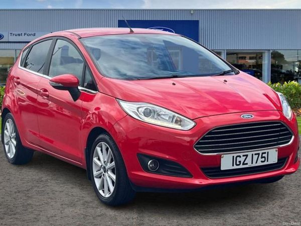 Ford Fiesta Hatchback, Petrol, 2015, Red