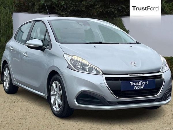 Peugeot 208 Hatchback, Petrol, 2015, Silver