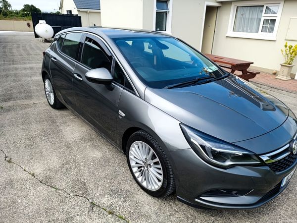 Vauxhall Astra Hatchback, Petrol, 2018, Grey