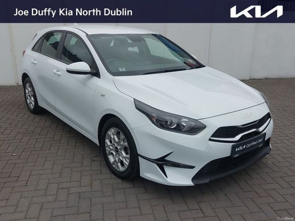 Kia Ceed Hatchback, Diesel Hybrid, 2023, White