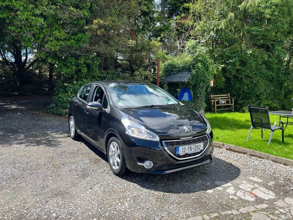 Peugeot 208 Hatchback, Diesel, 2012, Black