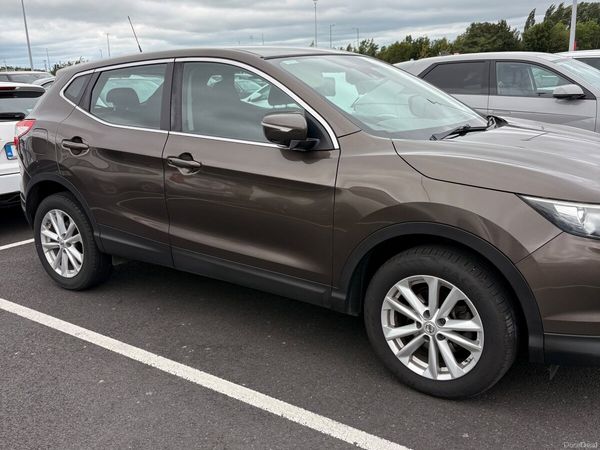 Nissan Qashqai Hatchback, Diesel, 2016, Bronze
