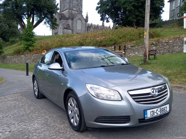 Vauxhall Insignia Hatchback, Diesel, 2013, Silver