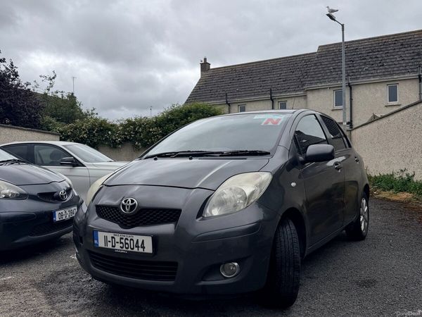 Toyota Yaris Hatchback, Petrol, 2011, Grey
