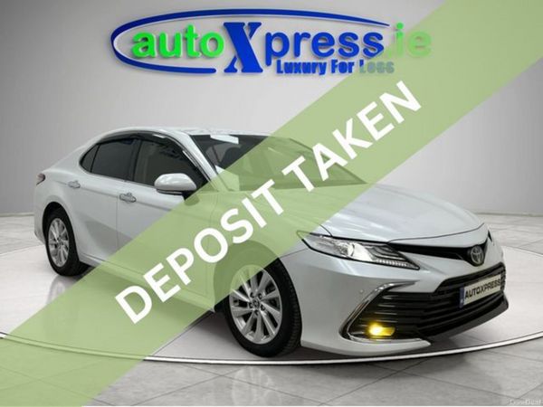 Toyota Camry Saloon, Petrol Hybrid, 2021, White