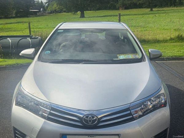 Toyota Corolla Saloon, Diesel, 2015, Silver