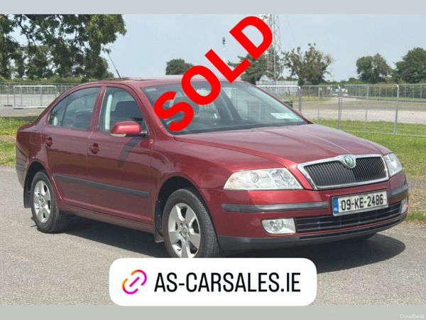 Skoda Octavia Hatchback, Petrol, 2009, Red