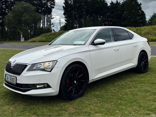 Skoda Superb Hatchback, Diesel, 2016, White
