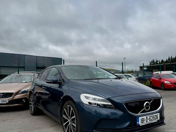 Volvo V40 Hatchback, Diesel, 2018, Blue