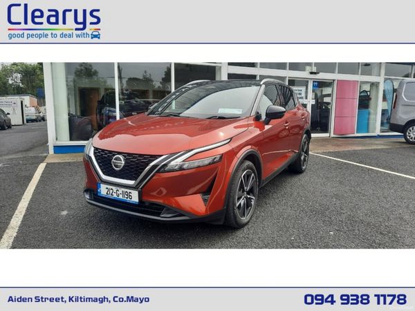 Nissan Qashqai MPV, Petrol, 2021, Red