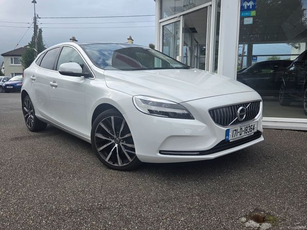Volvo V40 Hatchback, Diesel, 2017, White
