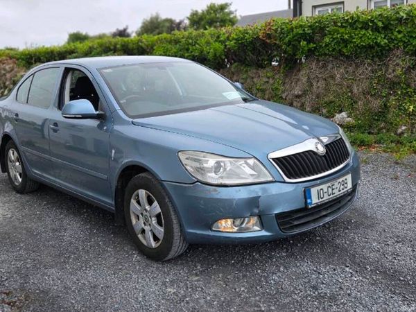 Skoda Octavia Hatchback, Diesel, 2010, Grey