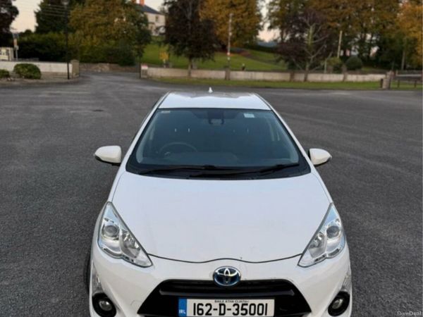 Toyota Aqua Hatchback, Petrol Hybrid, 2016, White