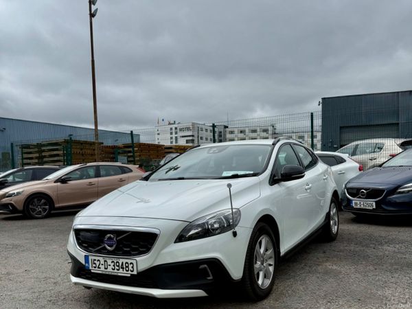 Volvo V40 Hatchback, Diesel, 2015, White