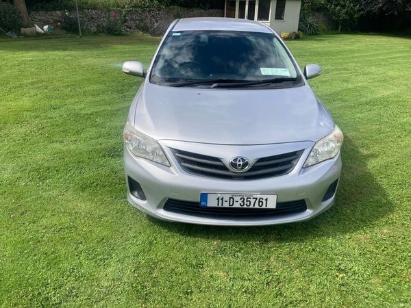 Toyota Corolla Saloon, Diesel, 2011, Silver